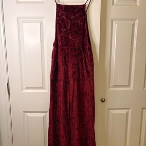 The Pyramid Collection Jumpsuit Womens Velvet Wide Leg Overall Red Wine